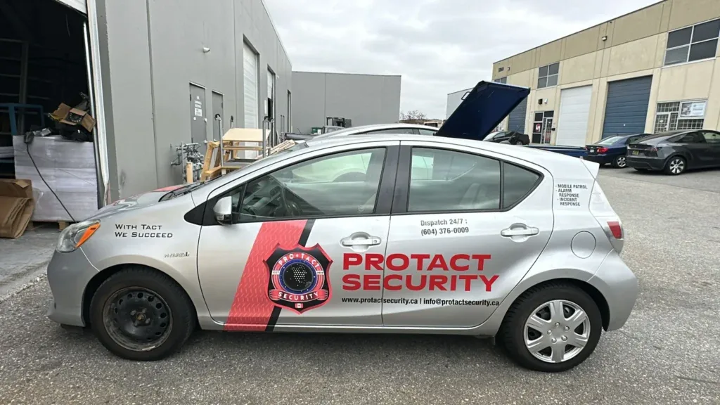 Professional vehicle wrap vs decal work by Fine Print Solution (4 of 5)